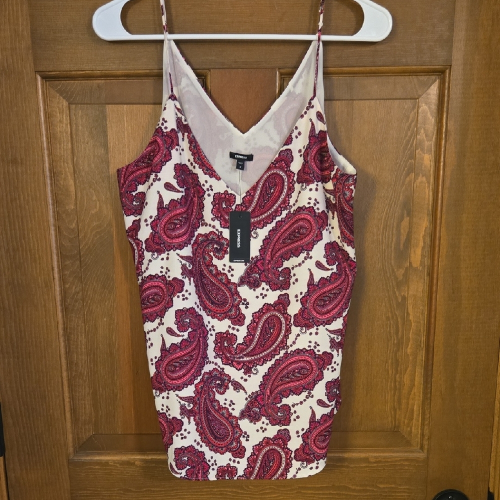 🆕️ Express Paisley Print V-Neck Cami Top Size Medium